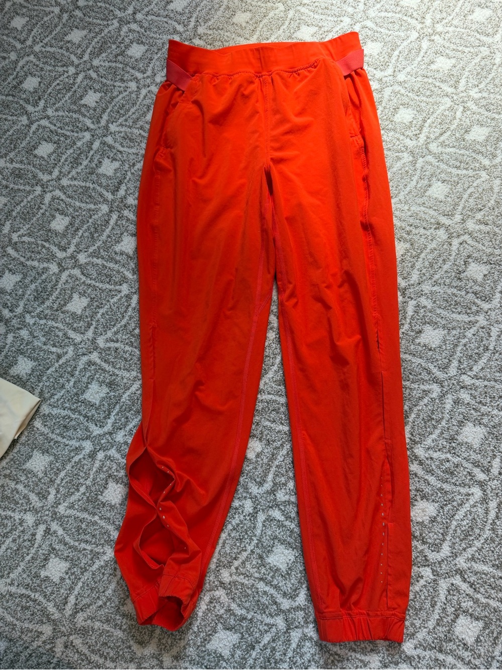 Lululemon Women’s Adapted State High-Rose jogger